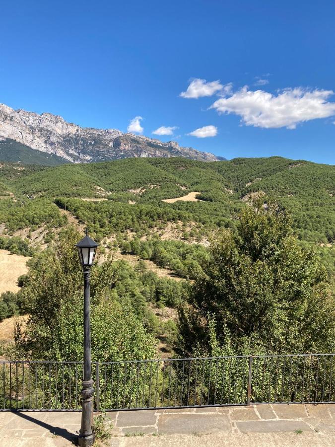 Vistas A La Montana En Un Pueblo Con Encanto. El Pueyo de Araguás Eksteriør bilde